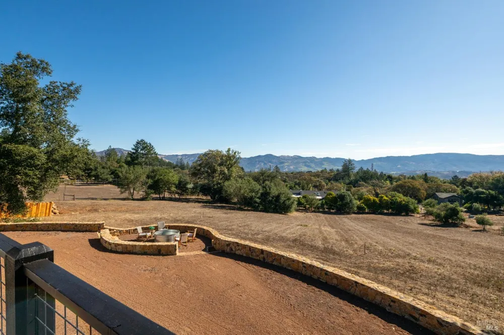 2835 Bardy Road Santa Rosa, CA 95404