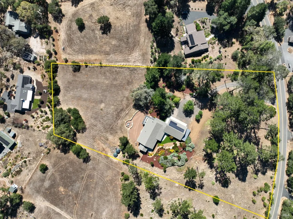 2835 Bardy Road Santa Rosa, CA 95404
