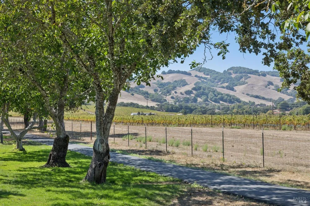 173 Temelec Circle Sonoma, CA 95476