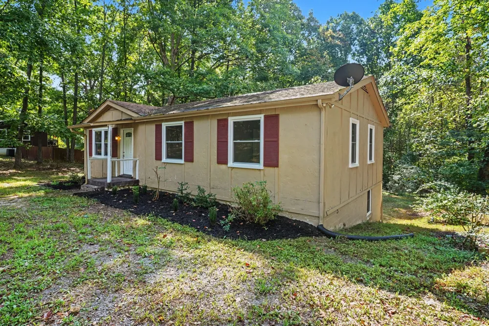2117 Ferry Rd Clarksville, TN 37040