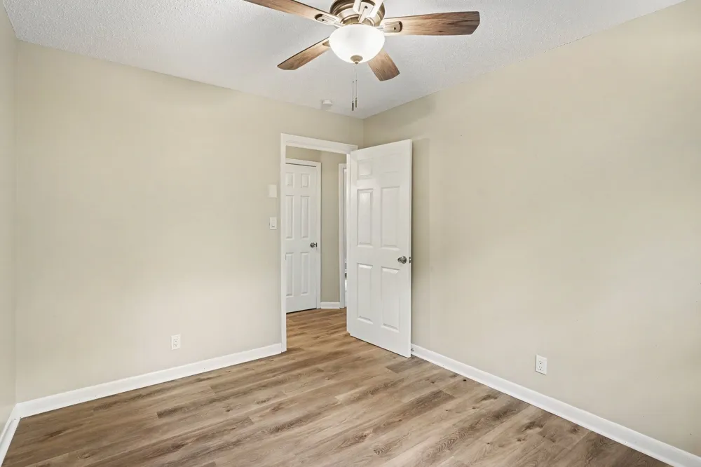 2117 Ferry Rd Clarksville, TN 37040