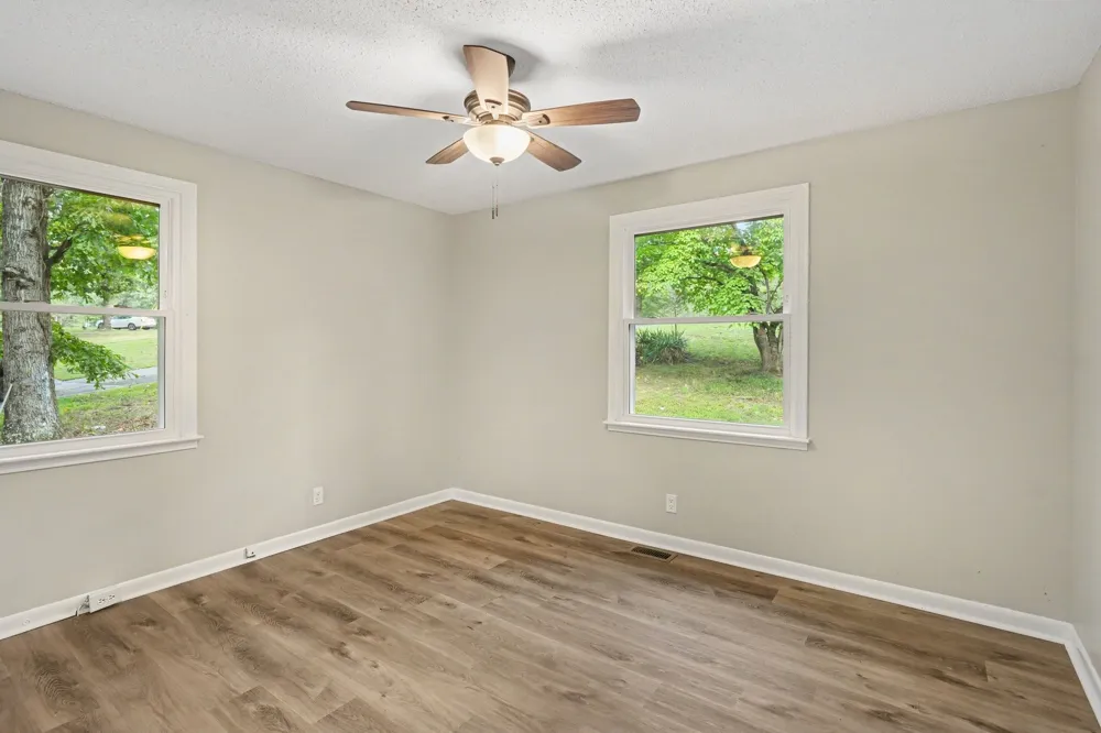 2117 Ferry Rd Clarksville, TN 37040