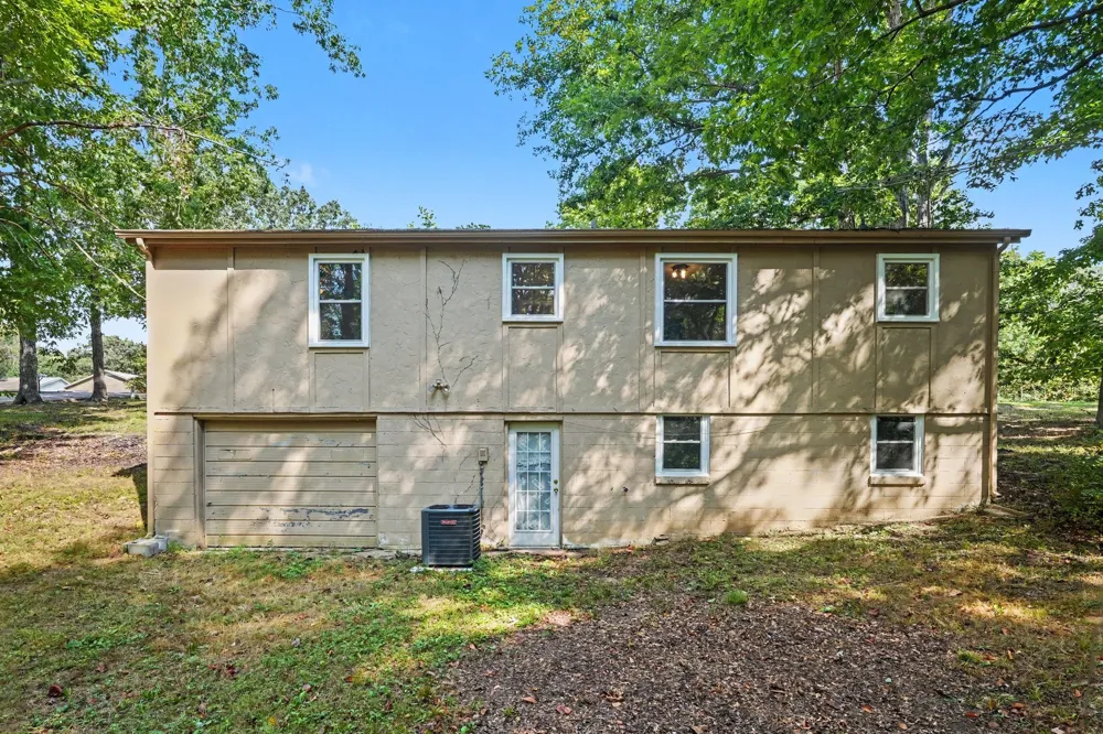 2117 Ferry Rd Clarksville, TN 37040