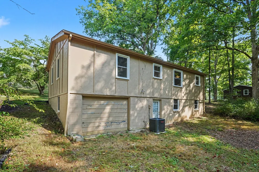 2117 Ferry Rd Clarksville, TN 37040