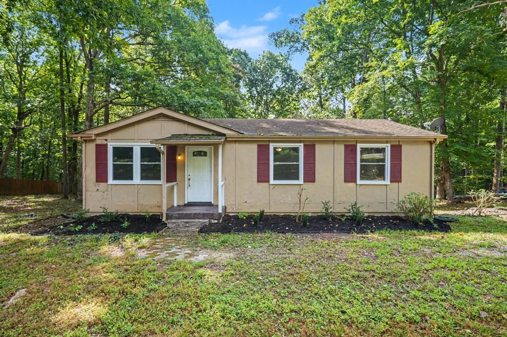 2117 Ferry Rd Clarksville, TN 37040