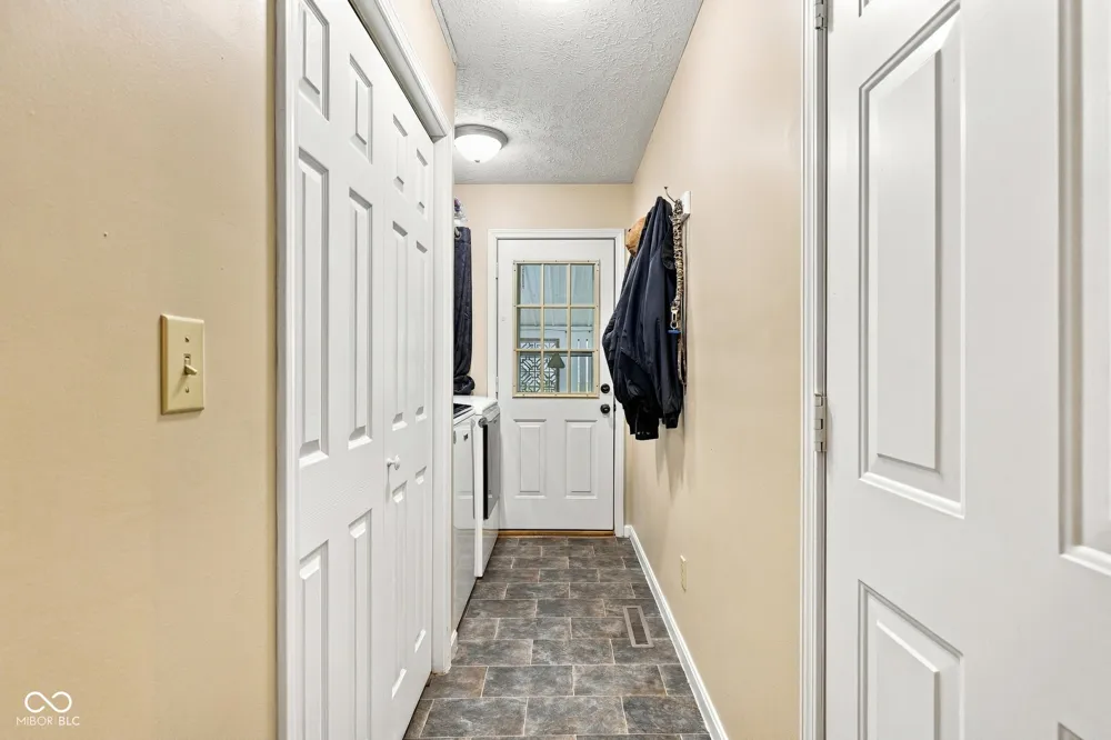 212 Olive Court Rockville, IN 47872