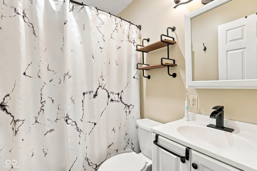 212 Olive Court Rockville, IN 47872
