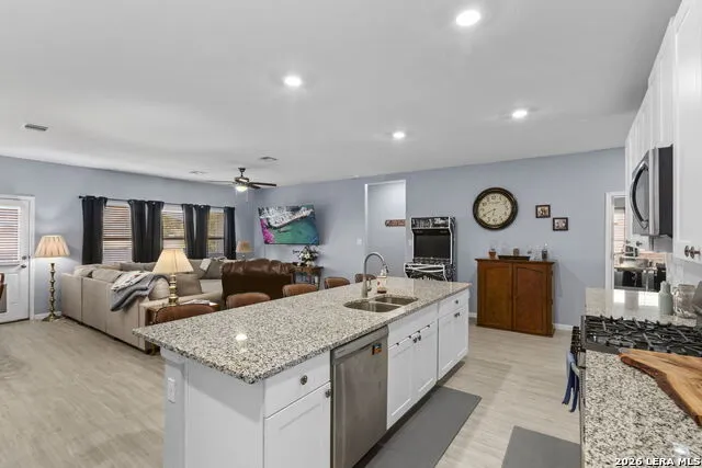 5943 CORSICANA CV Seguin, TX 78155