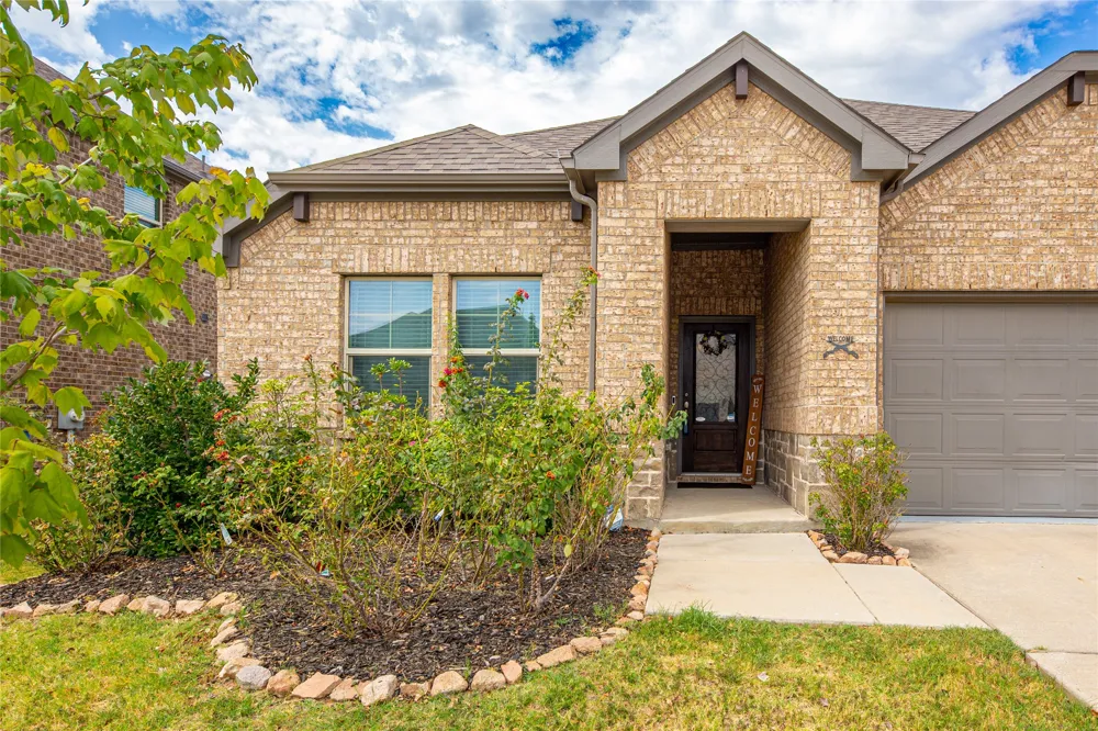 612 Fawn Valley Drive Princeton, TX 75407