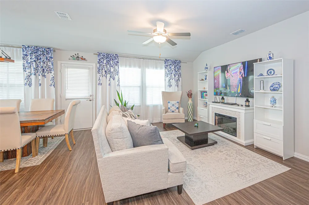 612 Fawn Valley Drive Princeton, TX 75407