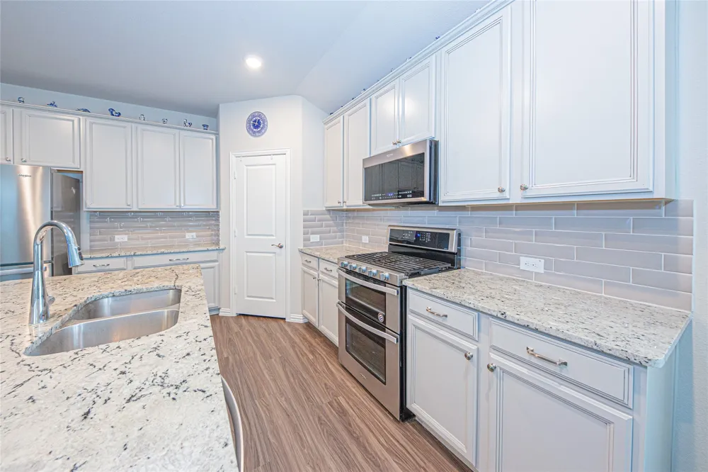 612 Fawn Valley Drive Princeton, TX 75407