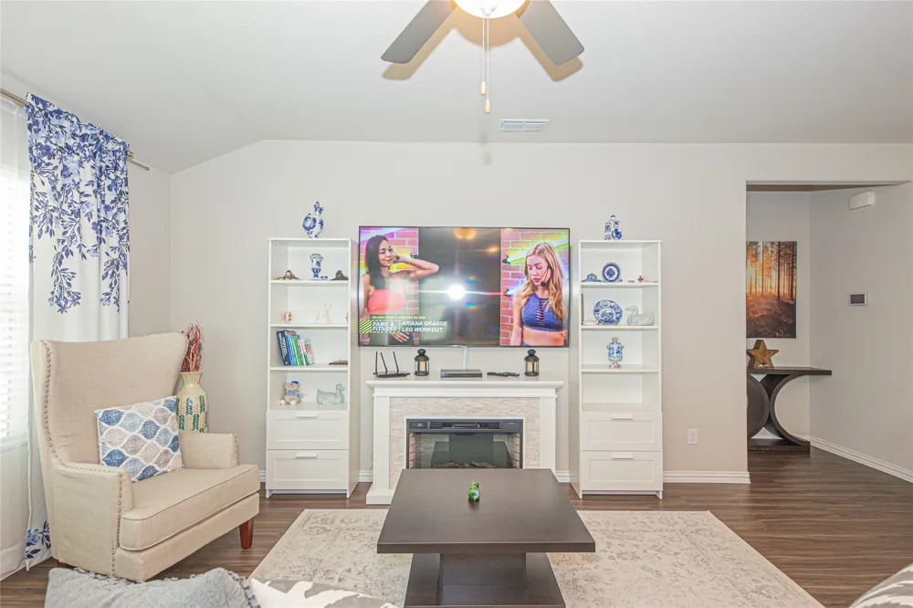 612 Fawn Valley Drive Princeton, TX 75407