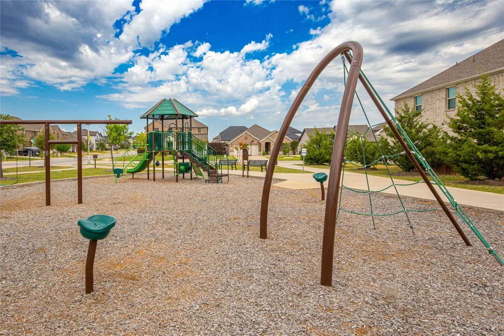 612 Fawn Valley Drive Princeton, TX 75407