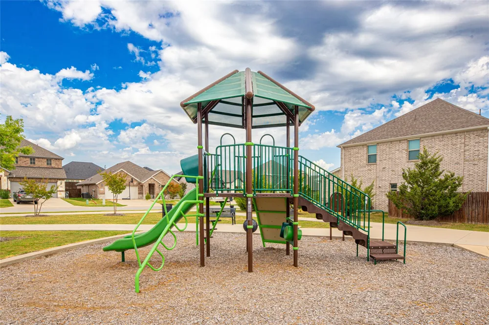 612 Fawn Valley Drive Princeton, TX 75407