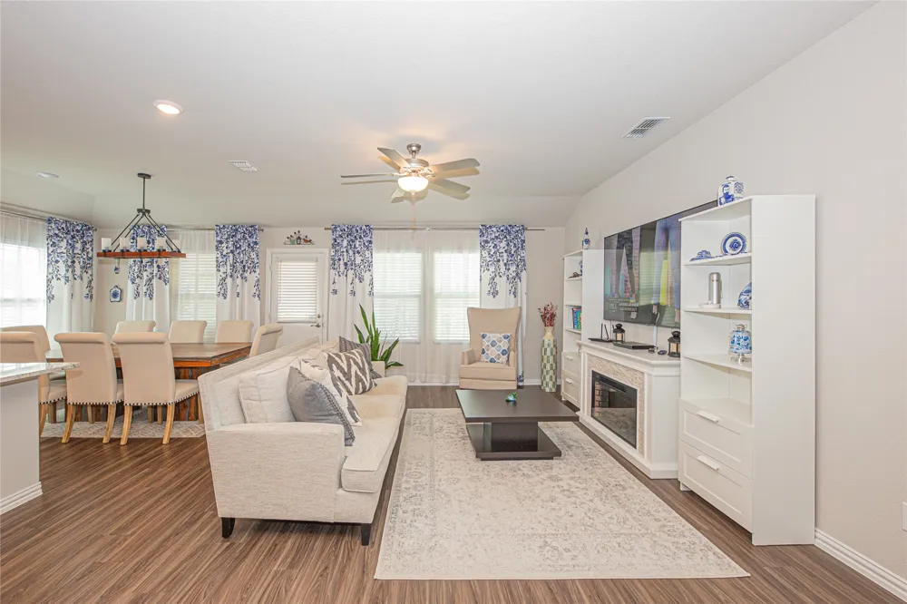 612 Fawn Valley Drive Princeton, TX 75407