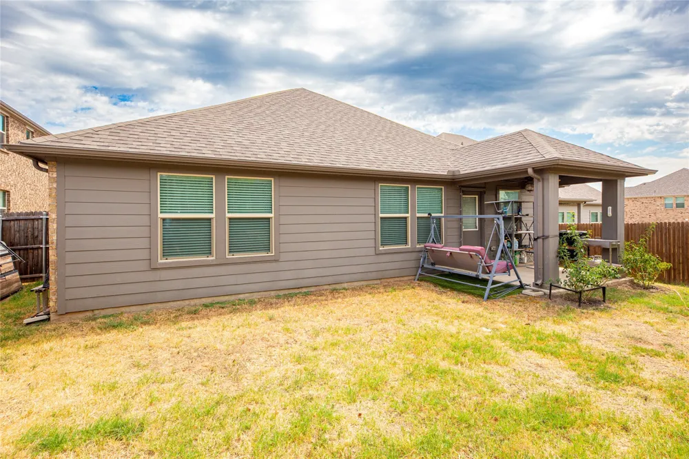 612 Fawn Valley Drive Princeton, TX 75407