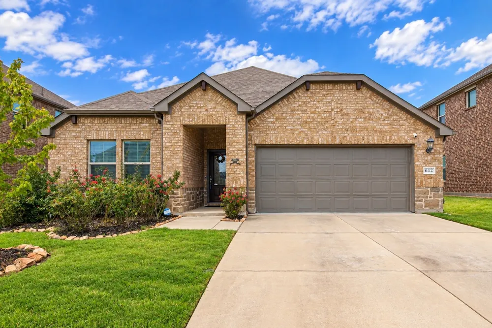 612 Fawn Valley Drive Princeton, TX 75407