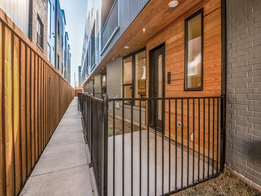 426 W 9th Street #106 Dallas, TX 75208