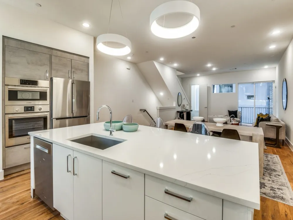 426 W 9th Street #106 Dallas, TX 75208