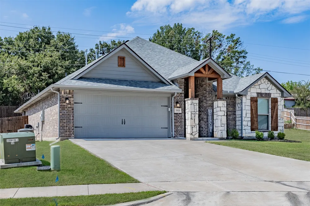 3919 Rose Hill Court Denison, TX 75020