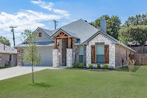 3919 Rose Hill Court