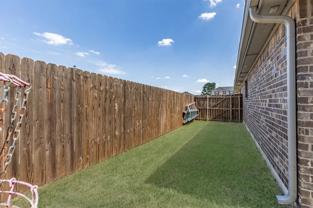 3919 Rose Hill Court Denison, TX 75020