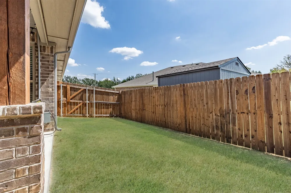 3919 Rose Hill Court Denison, TX 75020