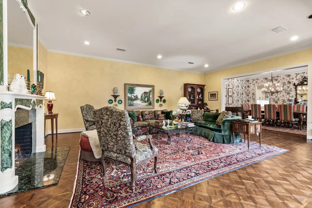 17 Stonecourt Circle Dallas, TX 75225