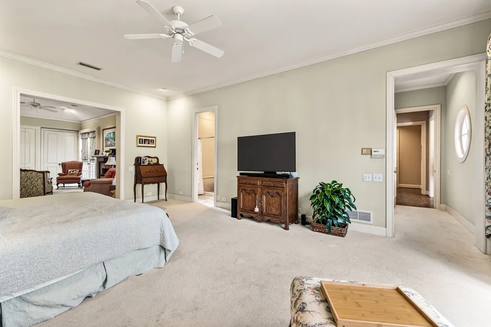 17 Stonecourt Circle Dallas, TX 75225