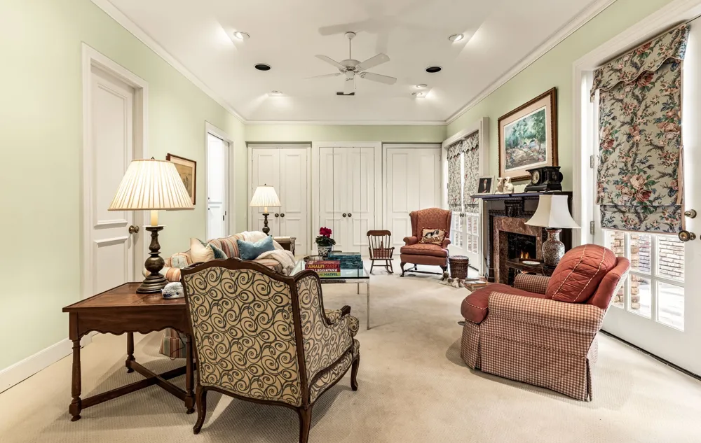 17 Stonecourt Circle Dallas, TX 75225
