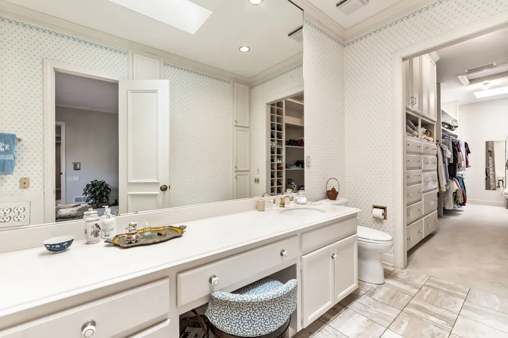 17 Stonecourt Circle Dallas, TX 75225