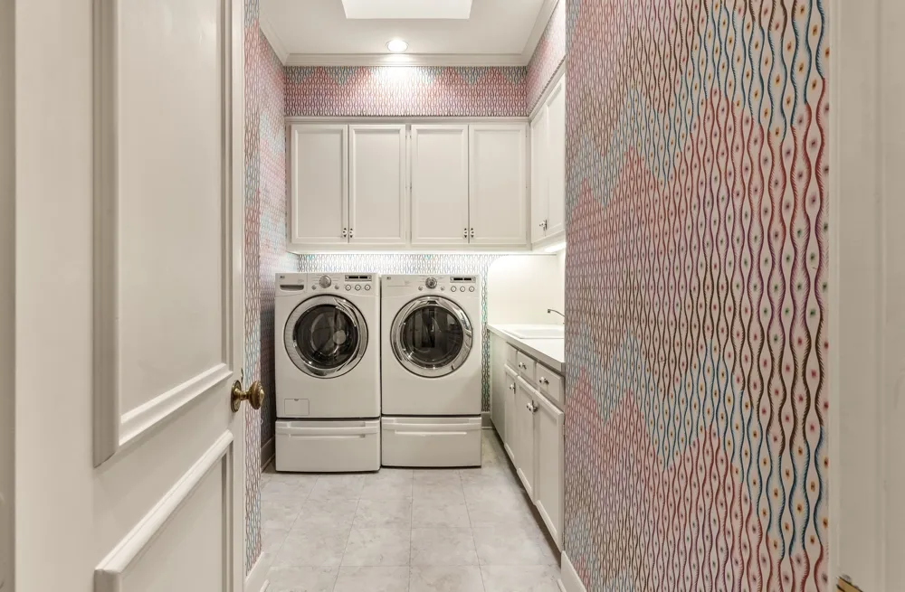 17 Stonecourt Circle Dallas, TX 75225