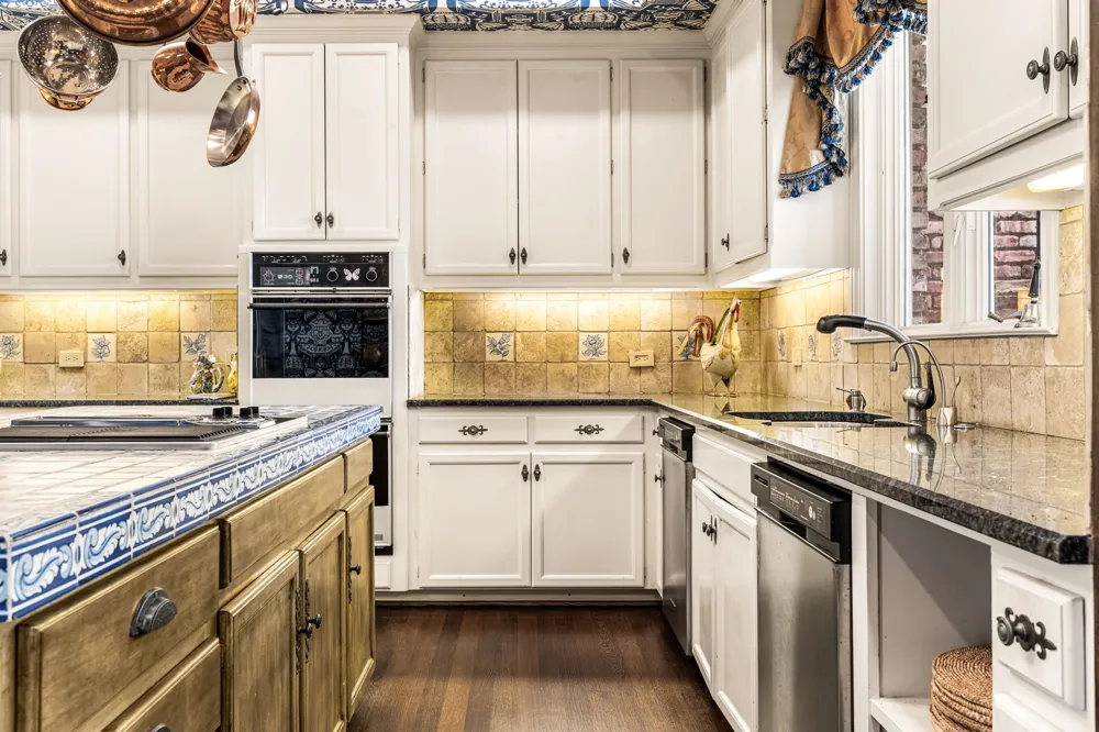 17 Stonecourt Circle Dallas, TX 75225