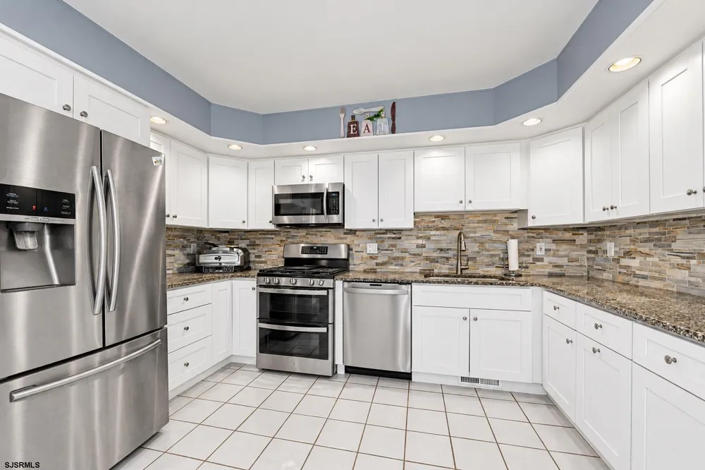 27 School House Road Egg Harbor Township, NJ 08234