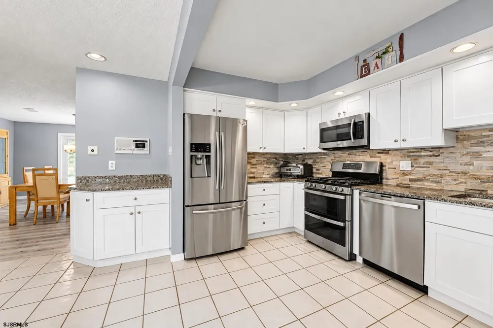 27 School House Road Egg Harbor Township, NJ 08234