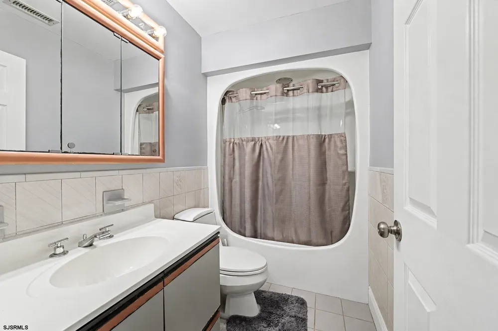 27 School House Road Egg Harbor Township, NJ 08234