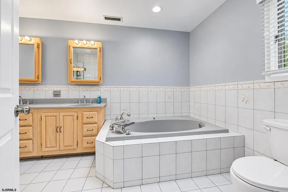 27 School House Road Egg Harbor Township, NJ 08234