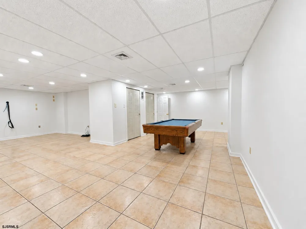 27 School House Road Egg Harbor Township, NJ 08234