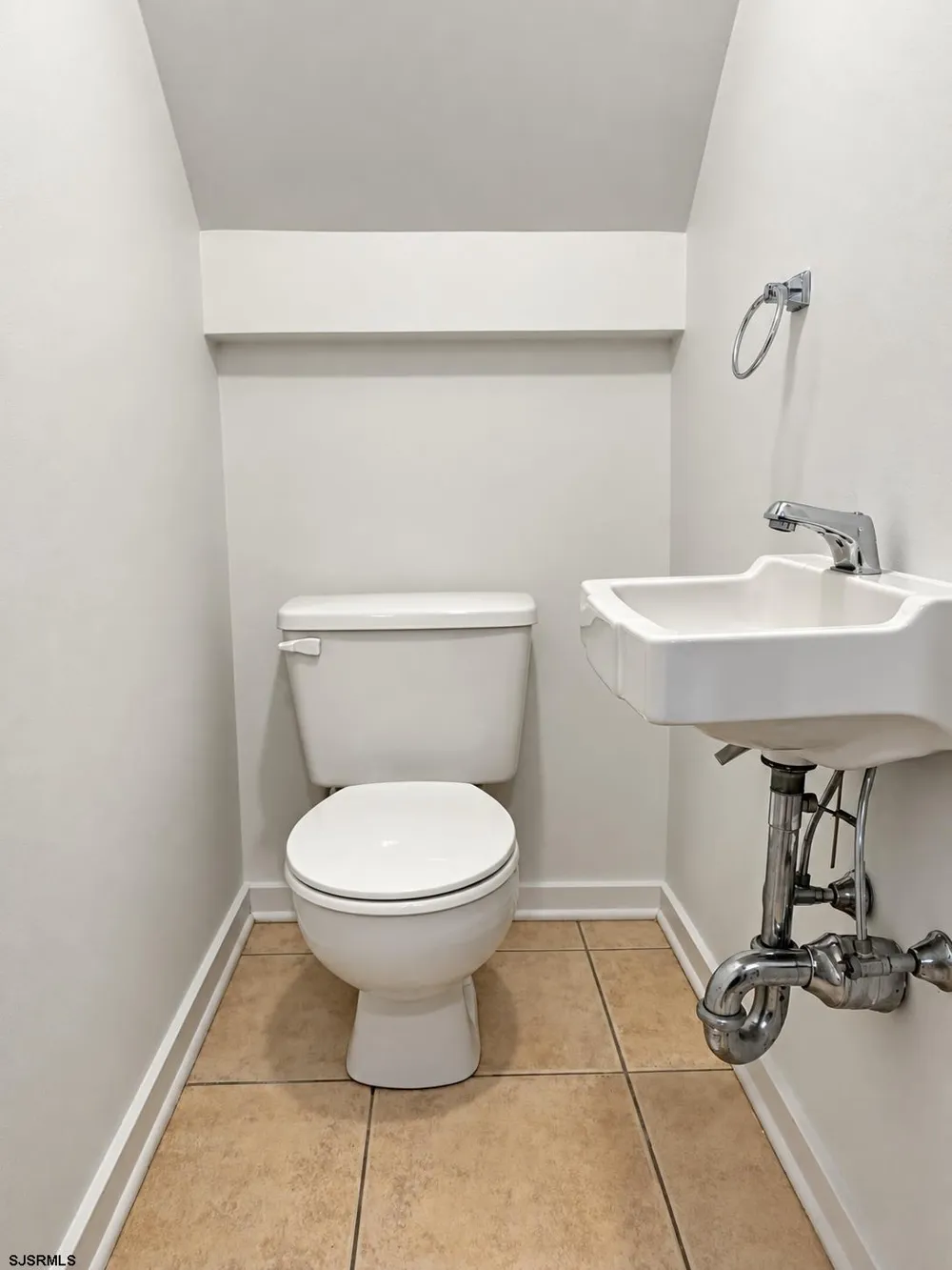 27 School House Road Egg Harbor Township, NJ 08234