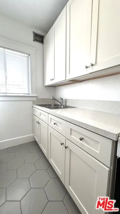 54 Rose Avenue Venice, CA 90291