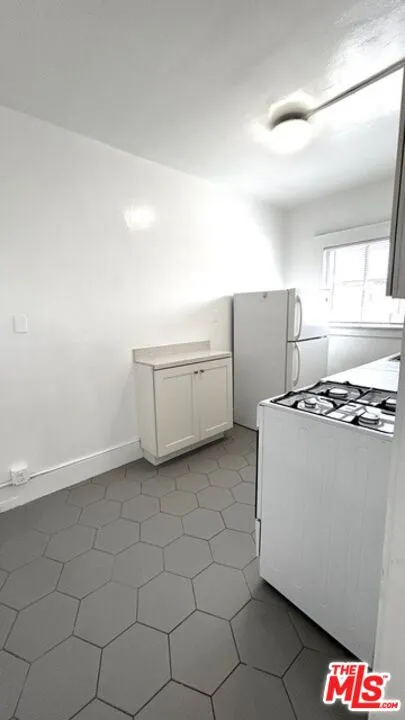 54 Rose Avenue Venice, CA 90291