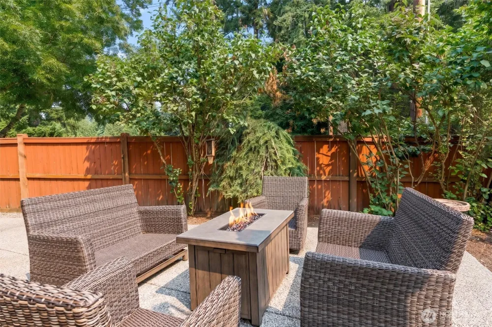 21927 44th Drive SE Bothell, WA 98021