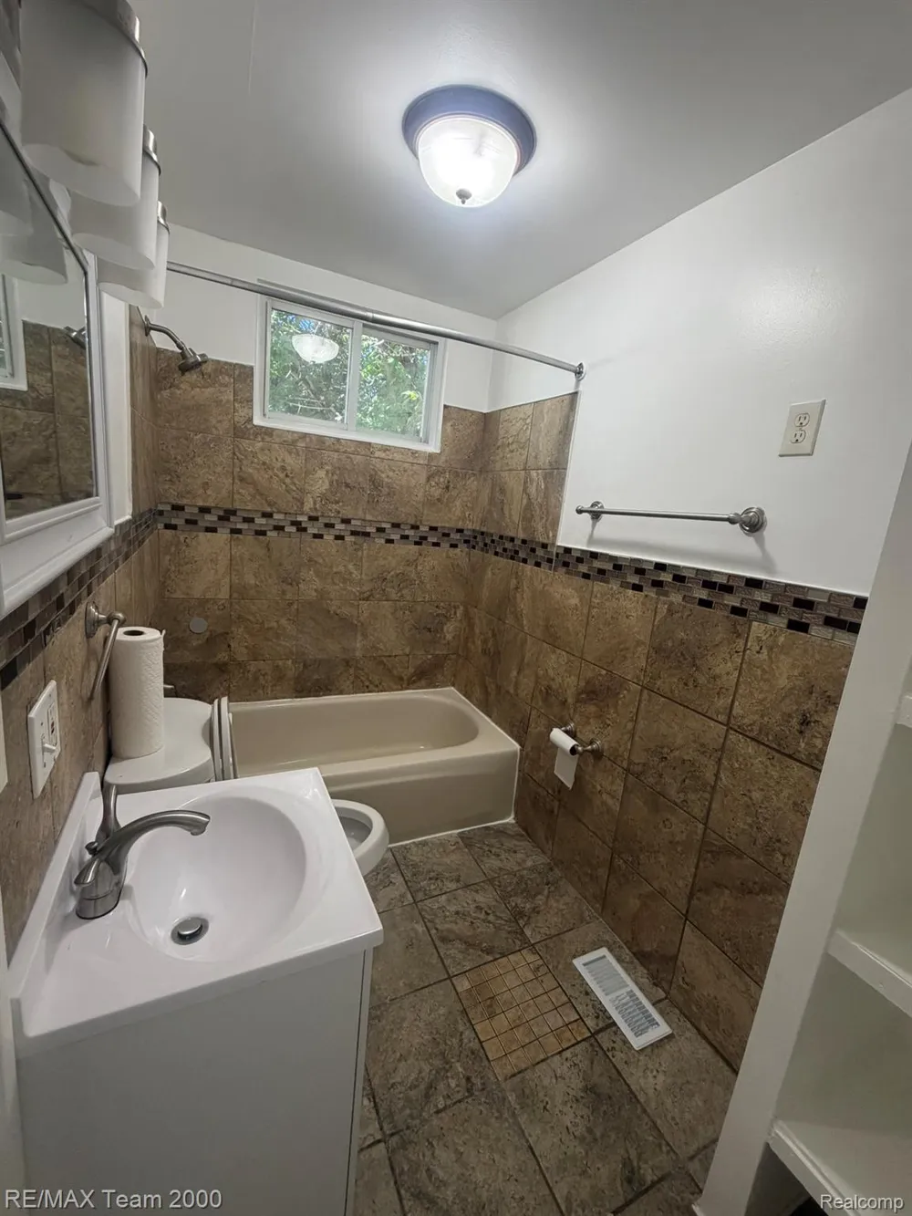 25526 New York Street Dearborn Heights City, MI 48125