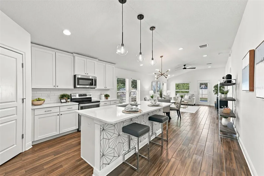 2447 4TH AVENUE S St Petersburg, FL 33712