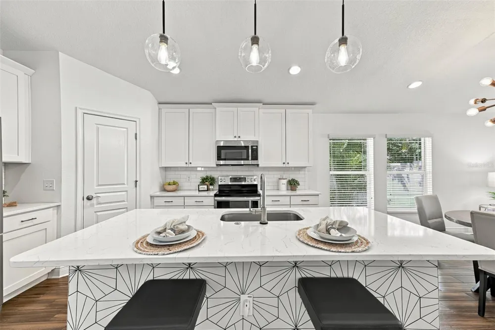 2447 4TH AVENUE S St Petersburg, FL 33712