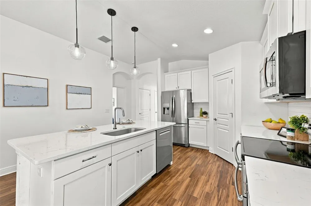 2447 4TH AVENUE S St Petersburg, FL 33712