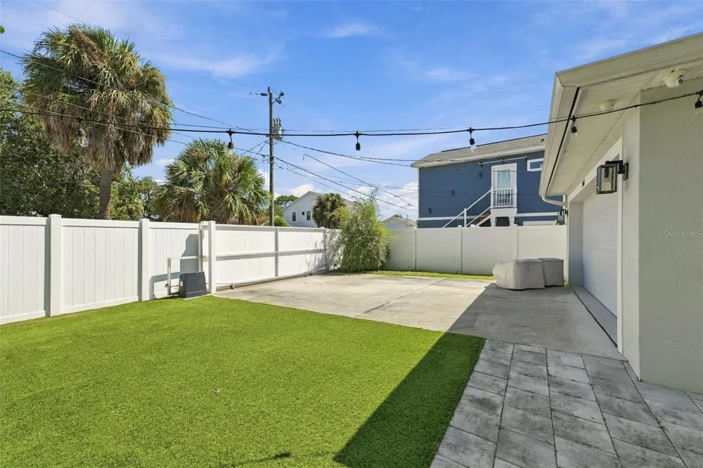2447 4TH AVENUE S St Petersburg, FL 33712