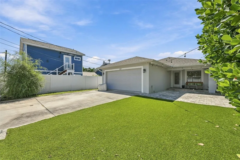 2447 4TH AVENUE S St Petersburg, FL 33712