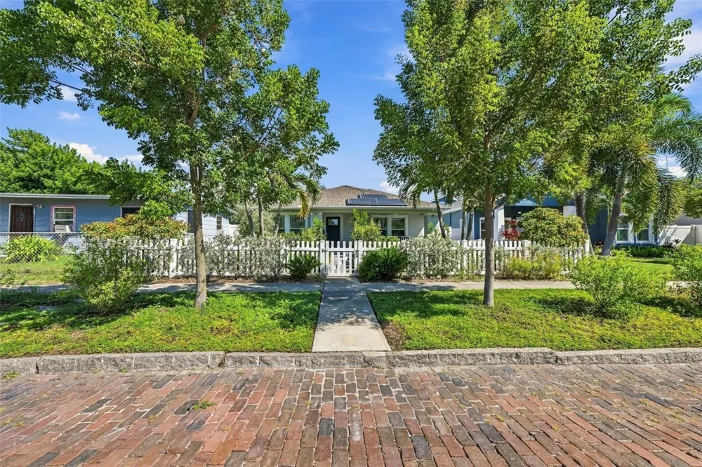 2447 4TH AVENUE S St Petersburg, FL 33712