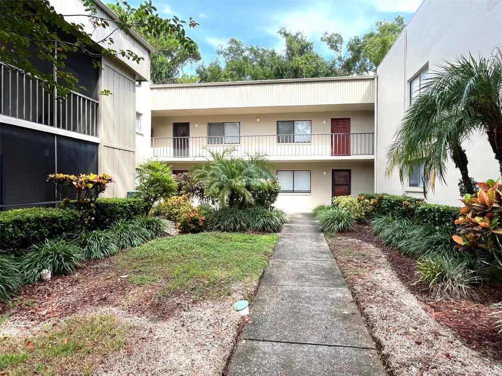 3300 FOX CHASE CIRCLE #219 Palm Harbor, FL 34683